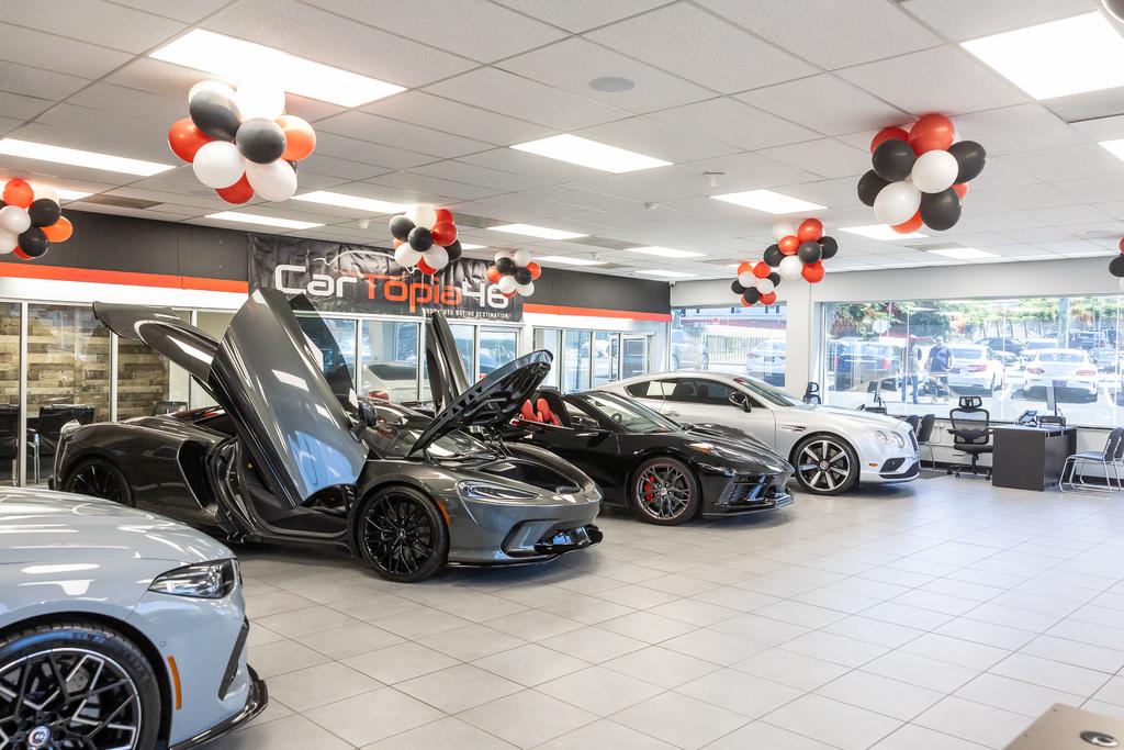 Dealership gallery photo 1